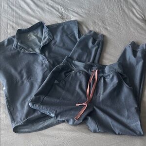 Figs Gray Sleeveless Top & Jogger Bottoms